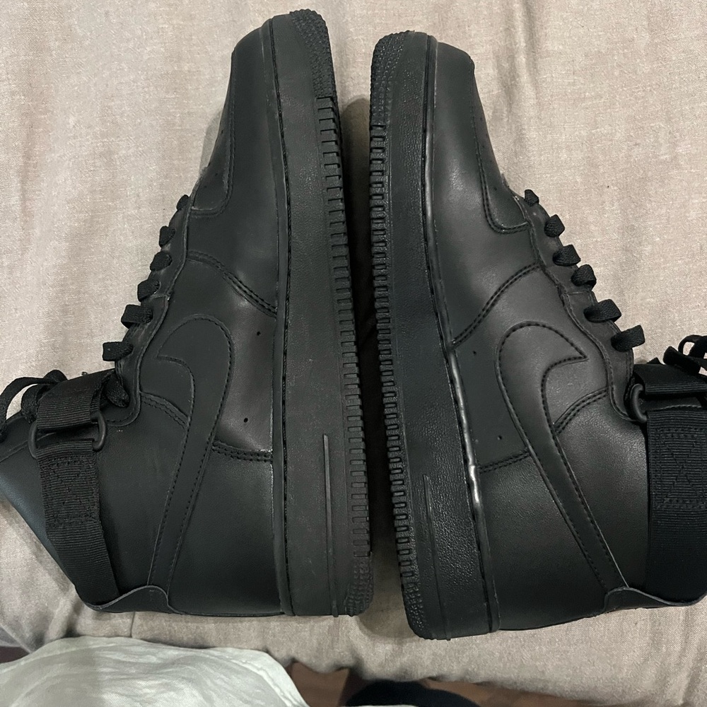 Nike Men's Black High-Top Sneakers
